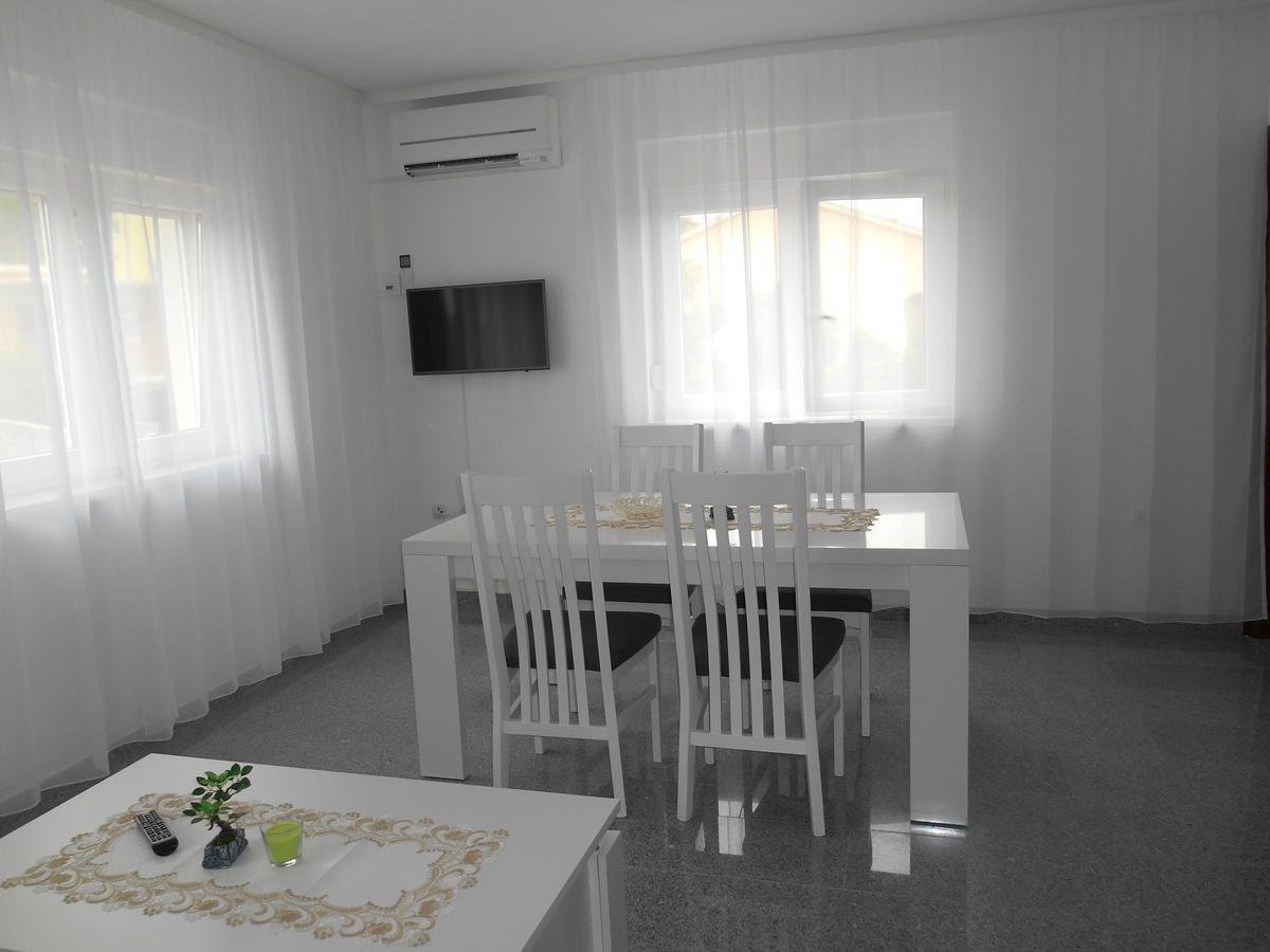 Apartments Diana ชัมรีกา ภายนอก รูปภาพ